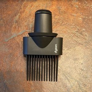 Dyson hair attachment